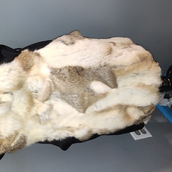 Boundary & Co black dress with rabbit fur size extra small with pockets no belt - Picture 3 of 9